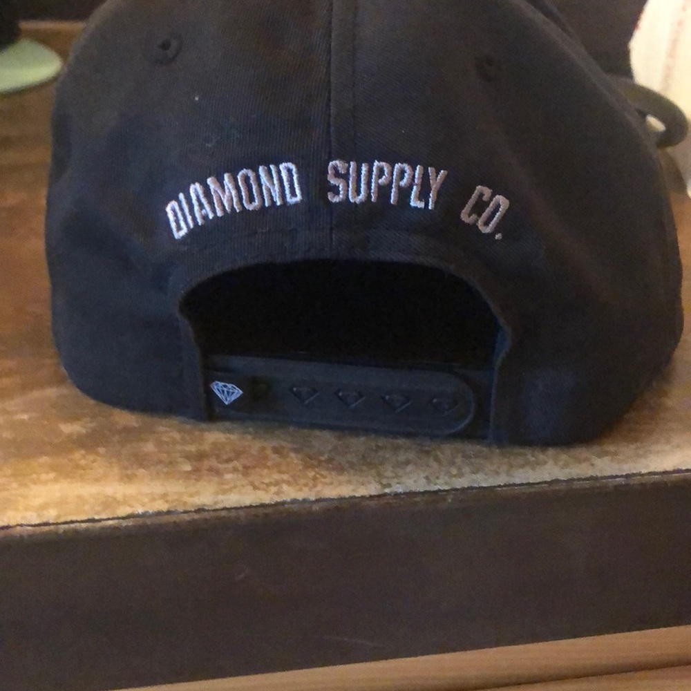 SNAPBACK - Picture 2 of 3